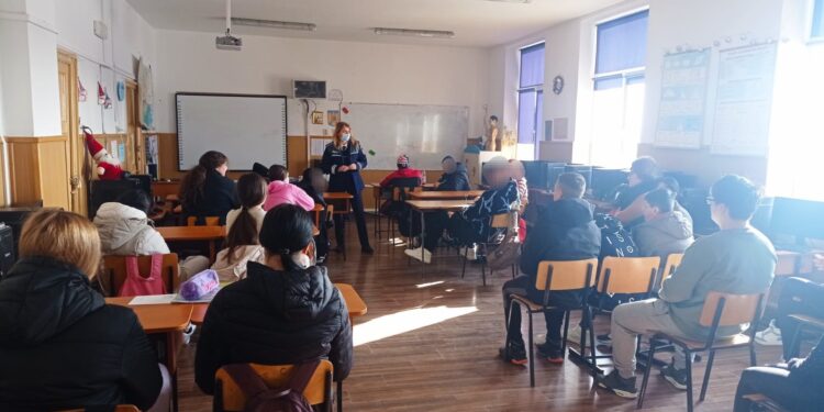 Ziua Nonviolenței în Școli – acțiuni de prevenire desfășurate la Liceul de Arte ”Hariclea Darclee”