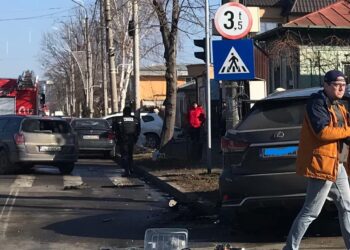 Accident cu două persoane rănite pe Bulevardul Dorobanților