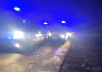 Proaspăt deținător al permisului de conducere s-a răsturnat cu mașina pe DJ212, între localitățile Tufești și Gropeni