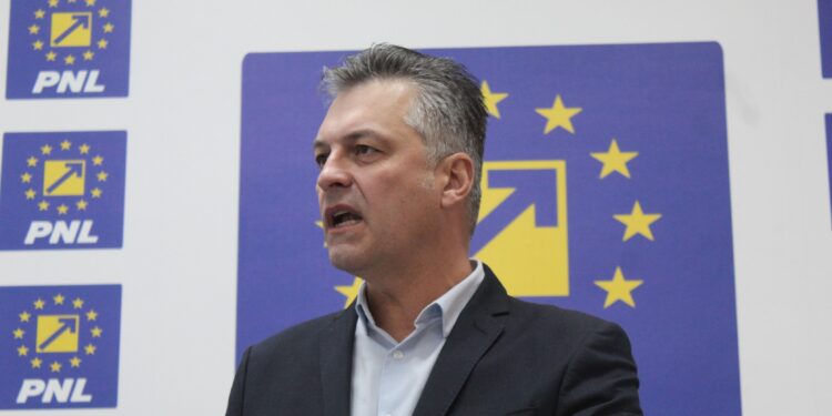 Elevii de la Liceul de Arte învață în 9 corpuri de clădire, dar Primăria refuză să îi mute în fosta Școala ”Constantin Sandu Aldea”