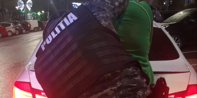 Polițiștii au aplicat 60 de sancțiuni și au reținut 4 permise de conducere