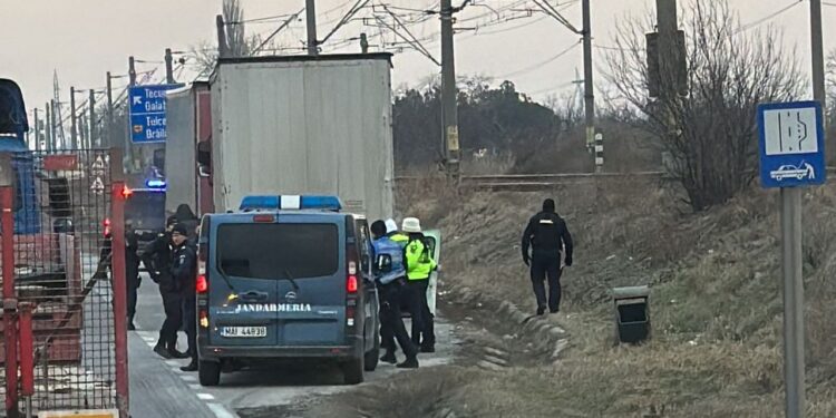 Fermierii brăileni care protestau, amenințați cu cuțitele de doi transportatori cu dublă cetățenie, moldovenească și bulgară