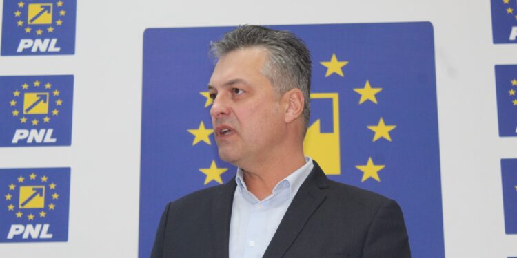 Liberalul Cătălin Canciu declară că Primăria Brăila nu a depus niciun proiect pentru ”Construirea și dezvoltarea unei rețele-pilot de școli verzi”. Acesta spune că și alte fonduri prin PNRR pentru învățământ ar putea fi pierdute