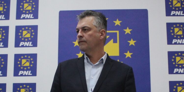Inspectorul școlar general Cătălin Canciu consideră că profesorul care pune presiune pe elevi de la clasă pentru a face meditații cu el „nu este cel mai bun în domeniul său”