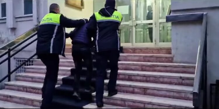 Arest la domiciliu pentru minorul de 15 ani care a bătut o femeie de 73 de ani în satul Corbu Nou, comuna Măxineni
