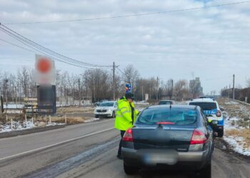 Polițiștii au aplicat 113 sancțiuni contravenționale, în valoare totală de aproape 40.000 de lei, și au reținut în vederea suspendării exercitării dreptului de a conduce 5 permise de conducere