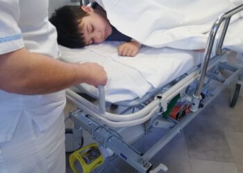 Un copil de doar 7 ani se luptă cu leucemia și are nevoie urgent de transplant de măduvă