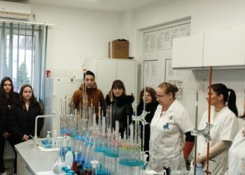 Elevi de la Școala gimnazială ”Mihai Viteazul” au vizitat Laboratorul de la CUP Dunărea Brăila