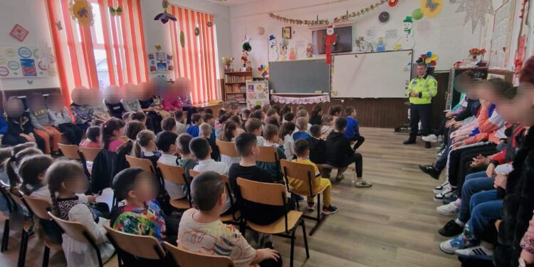 Activități pe linie de educație rutieră cu elevii din cadrul Liceului Teoretic ”Nicolae Oncescu” Ianca