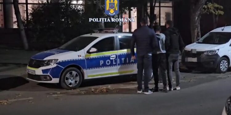 A evadat din arest la domiciliu, iar acum polițiștii l-au condus după gratii pentru o pedeapsă de 4 ani și 4 luni