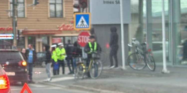 Accident cu o persoană rănită pe strada Comuna din Paris, la intersecția cu Șoseaua Râmnicu Sărat