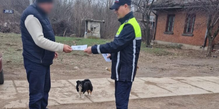 Acțiune de informare a cetățenilor din Jirlău cu privire la obligațiile ce le revin în calitate de deținători de animale de companie
