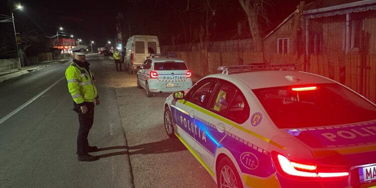 Polițiștii din cadrul Serviciului Rutier au organizat și desfășurat o acțiune pe DN 23 și pe raza comunei Măxineni, pentru reducerea riscului rutier și prevenirea accidentelor rutiere