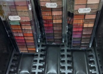 Nereguli constatate de comisarii CJPC Brăila în urma controalelor la magazinele chinezești din Brăila și Ianca
