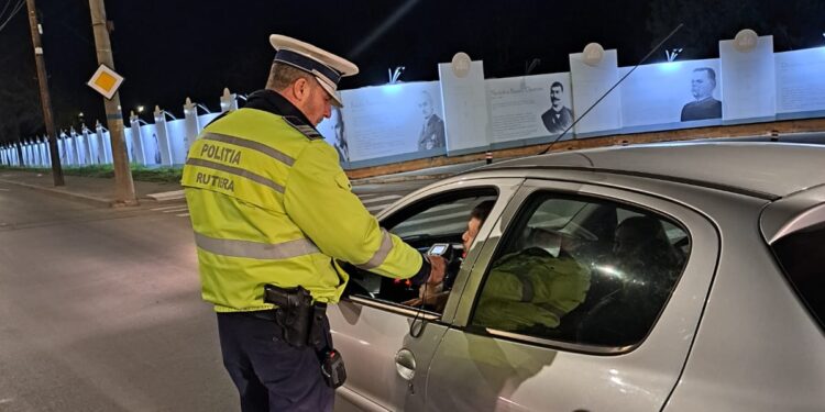 În cursul zilei de luni, polițiștii brăileni au aplicat 120 de sancțiuni contravenționale, în valoare totală de peste 36.000 de lei