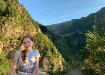 Speranță într-un zâmbet – Operația care o poate salva pe Ema costă peste 26.000 de euro