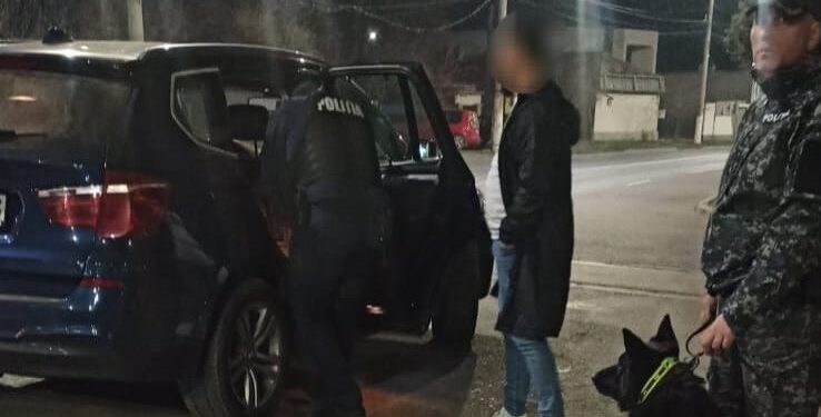 Băut și fără permis la volan a fugit de polițiști, iar după ce a fost prins și identificat a fost condus la spital unde a devenit recalcitrant