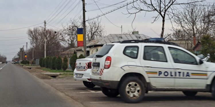 O tânără de 18 ani, fără permis de conducere, depistată la volanul mașinii prietenei sale care o lăsase să conducă deși știa că nu are permis de conducere