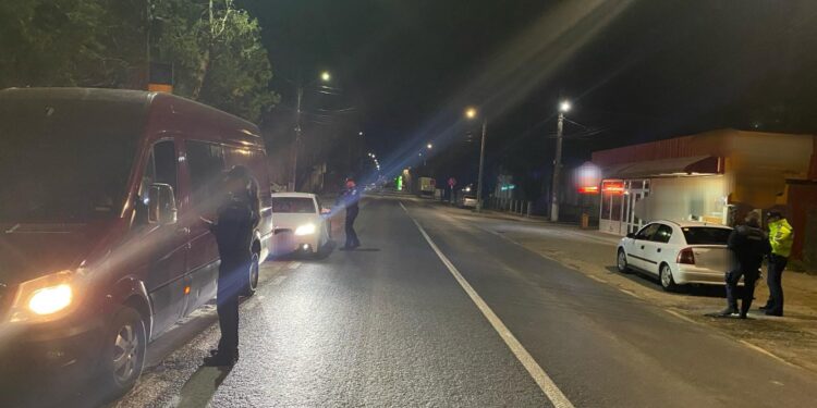 În cursul zilei de sâmbătă, și în noaptea de sâmbăta spre duminică, polițiștii brăileni au organizat 14 acțiuni și au intervenit la 54 de evenimente