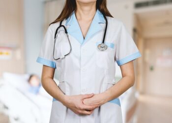 Salariile personalului din asistență socială și sănătate cresc din această lună