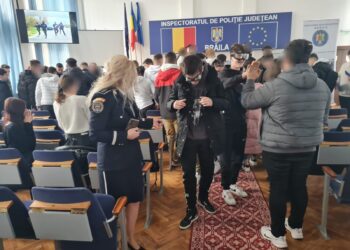 De Ziua Poliției, polițiștilor brăileni le-au trecut pragul elevi din cadrul mai multor unități de învățământ din județ