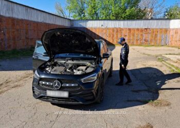 Autoturism de lux furat din Regatul Unit, descoperit de polițiștii de frontieră