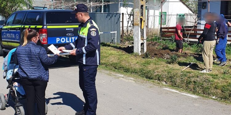 Acțiune de informare a cetățenilor din Măxineni cu privire la obligațiile ce le revin în calitate de deținători de animale de companie