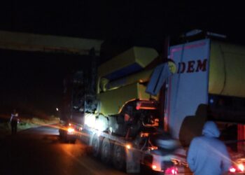 Un șofer turc a intrat cu tir-ul în limitatorul de înălțime de pe DN2B, la intrarea în localitatea Lacu Sărat
