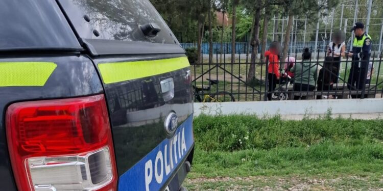 Acțiune de informare a cetățenilor din Salcia Tudor cu privire la obligațiile ce le revin în calitate de deținători de animale de companie