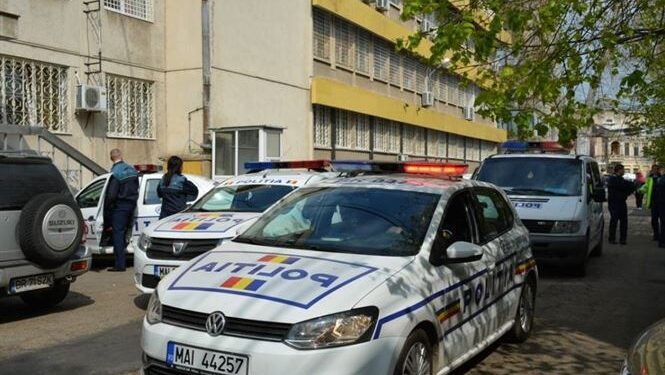 O tânără de 21 de ani a evadat din arestul la domiciliu să iasă în oraș și s-a mai ales cu un dosar penal