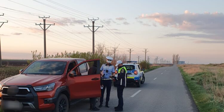 Sute de amenzi aplicate de polițiști pentru neregulile din trafic