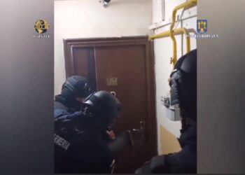 Percheziții în județul Brăila, la persoane cercetate pentru trafic de droguri