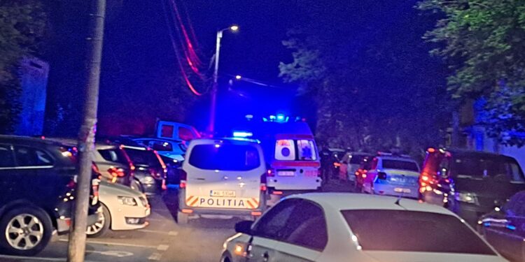 Agresată de concubin. Femeia a fost transportată la spital, iar bărbatului i-a fost un ordin de protecție provizoriu