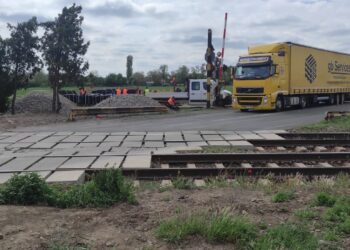 Restricții de circulație pe DN 2B, Buzău – Brăila, ca urmare a lucrărilor de modernizare trecere la nivel cu cale ferată efectuate de CFR SA