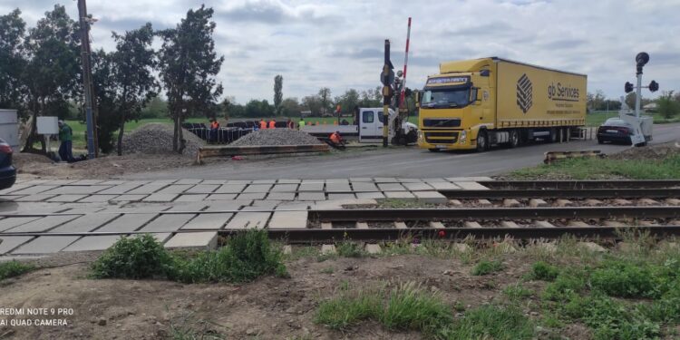Restricții de circulație pe DN 2B, Buzău – Brăila, ca urmare a lucrărilor de modernizare trecere la nivel cu cale ferată efectuate de CFR SA