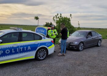Polițiștii brăileni au reținut un permis de conducere, pentru depășirea limitei legale de viteză cu peste 70 km/h, și un certificat de înmatriculare, pentru lipsa I.T.P.