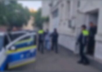 Reținuți de polițiști și arestați