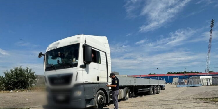 Poliță RCA falsă descoperită de polițiștii de frontieră brăileni la un control în cadrul Punctului Poliției de Frontieră Zona Liberă Brăila