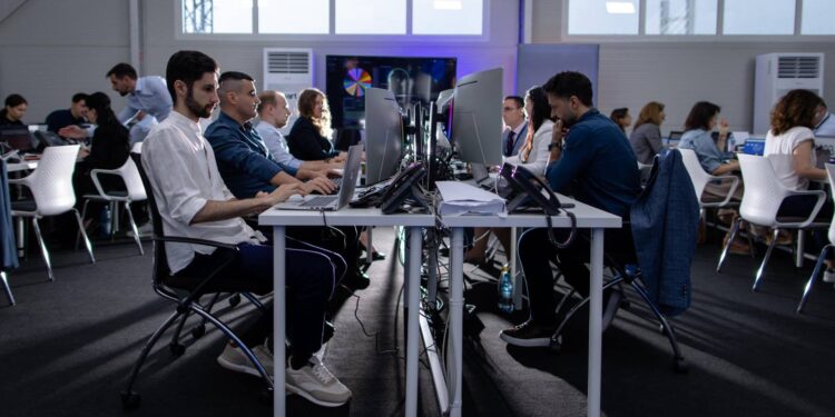 STS acordă asistență personalului din secțiile de votare pentru utilizarea echipamentelor și a aplicației pentru verificarea dreptului de vot