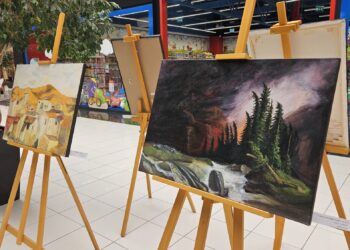 Brăila Mall susține talentul artistic al noii generații: „Exploratori ai expresiei”, o expoziție de artă creată de liceeni