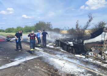 Galerie foto+video: Grav accident pe DN2B urmat de incendierea ambelor vehicule implicate. Unul dintre șoferi a decedat