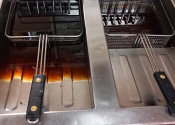 Pizzeria Adriano amendată de comisarii de la protecția Consumatorului Brăila
