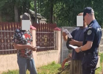Acțiune de informare a cetățenilor din comuna Gemenele, deținători de animale de companie, desfășurată de polițiști