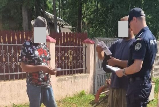Acțiune de informare a cetățenilor din comuna Gemenele, deținători de animale de companie, desfășurată de polițiști