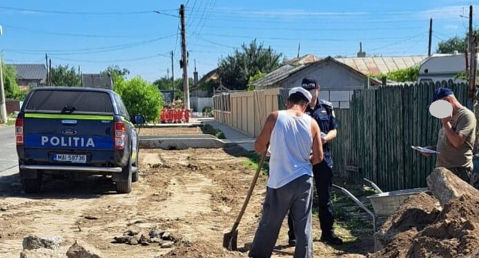 Acțiune de informare a cetățenilor din comuna Gropeni, deținători de animale de companie, desfășurată de polițiști