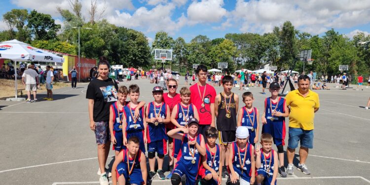 ACS Cuza Pirates Brăila a participat cu o echipă la Competiția Sportivă Națională de BabyBaschet. Doi tineri brăileni au fost arbitri la competiția copiilor născuți în 2014 și mai mici