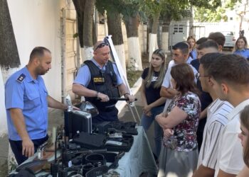 Penitenciarul Brăila și-a deschis porțile pentru membrii familiilor polițiștilor de penitenciare și pentru elevii Colegiului Național „Ana Aslan” Brăila, cu ocazia Zilei Polițiștilor de Penitenciare