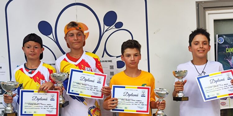 Nicholas-Andrei Tănasă, legitimat la CSM Brăila, vicecampion național la simplu și campion național la dublu, la Campionatele Naționale Individuale Outdoor U12