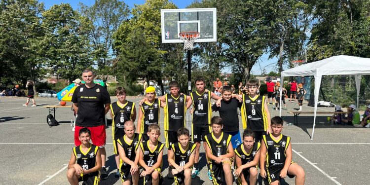 Echipa de minibaschet de la Cuza Pirates Brăila a terminat pe locul 2 în grupa 2 începători de la Competiția Sportivă Națională U12 de la Costinești