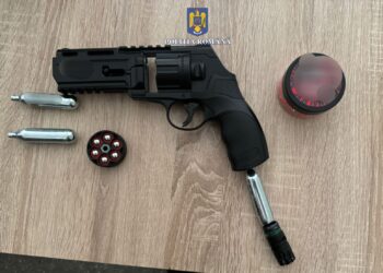 Minori de 14 ani, cercetați pentru nerespectarea regimului armelor și munițiilor